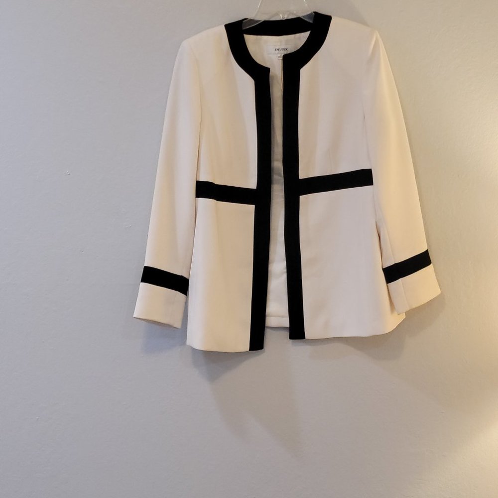 Jones Studio Cream Jacket with black trim